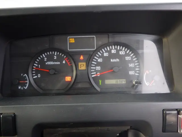 いすゞ エルフ TKG-NJR85AN(2WD)の写真15