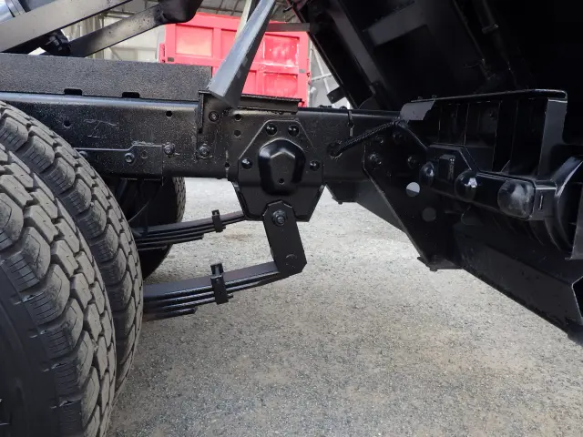 いすゞ エルフ TKG-NJR85AN(2WD)の写真32