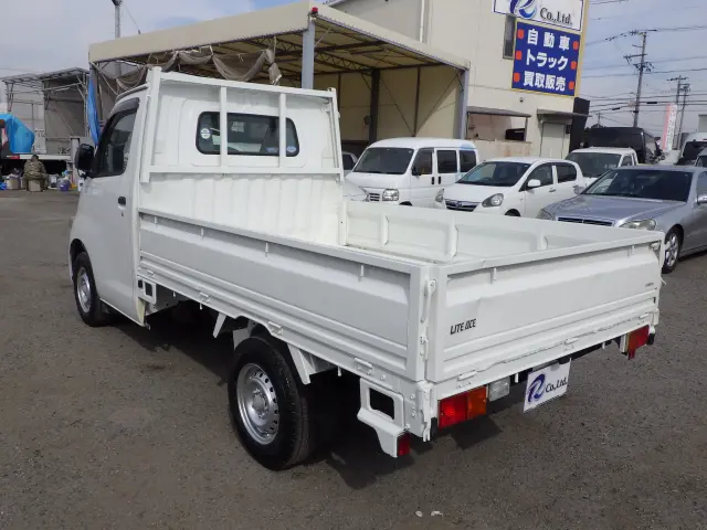 トヨタ ライトエーストラック DBF-S402U(2WD)の写真2