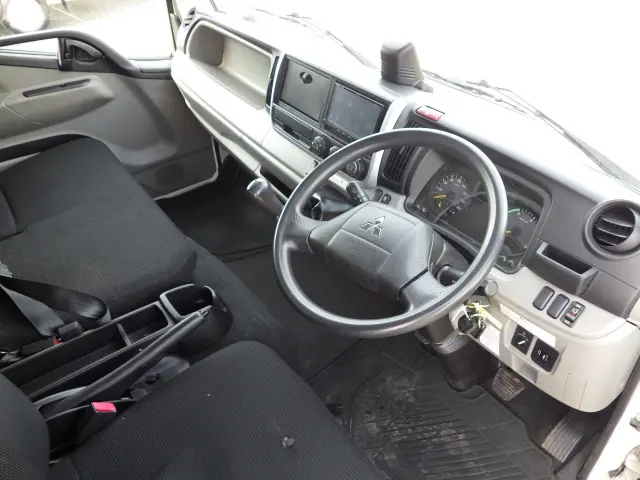 三菱 キャンター 2PG-FEB80(2WD)の写真6