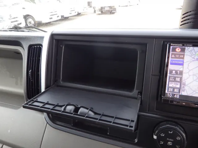 三菱 キャンター 2PG-FEB80(2WD)の写真16