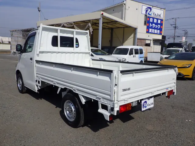 トヨタ タウンエーストラック DBF-S402U(2WD)の写真2