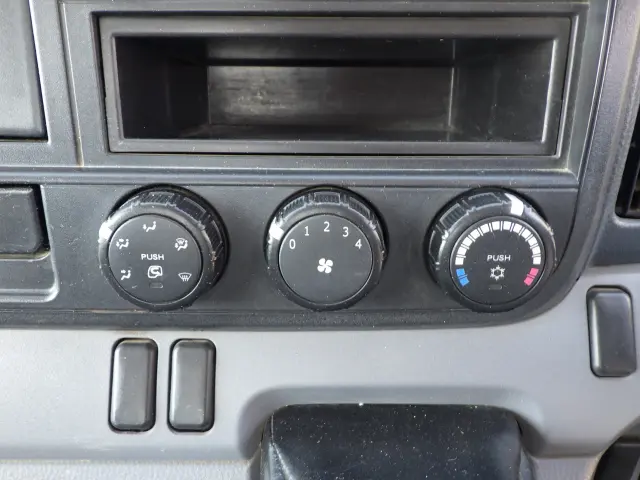 三菱 キャンター TKG-FBA60(2WD)の写真11