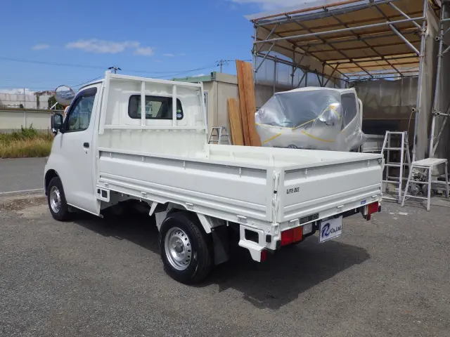トヨタ ライトエーストラック DBF-S402U(2WD)の写真2