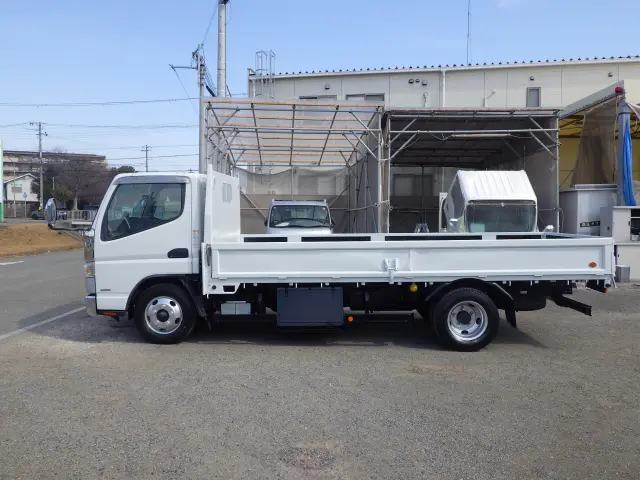 三菱 キャンター 2PG-FEAV0(2WD)の写真3
