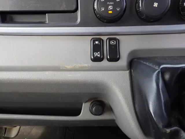 三菱 キャンター 2PG-FEAV0(2WD)の写真9