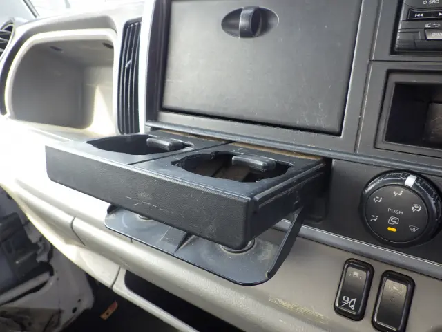 三菱 キャンター 2PG-FEAV0(2WD)の写真13