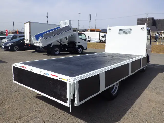 三菱 キャンター 2PG-FEAV0(2WD)の写真23