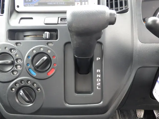 トヨタ タウンエーストラック DBF-S402U(2WD)の写真13