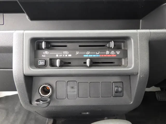 ダイハツ ハイゼットトラック EBD-S500P(2WD)の写真12