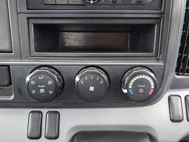 三菱 キャンター TKG-FBA60(2WD)の写真10