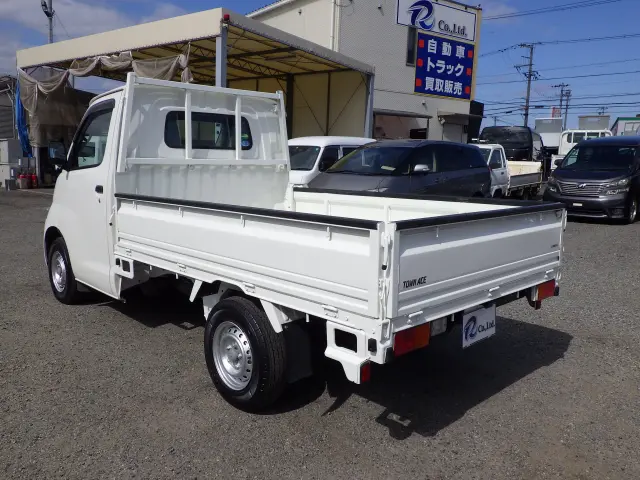 トヨタ タウンエーストラック DBF-S402U(2WD)の写真2