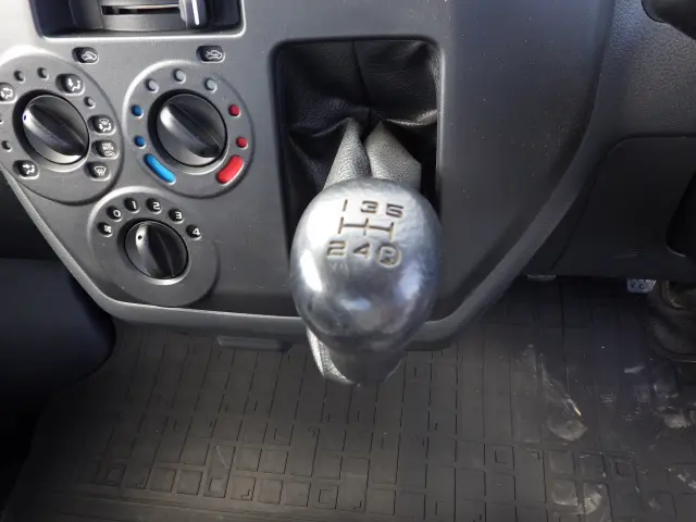 トヨタ タウンエーストラック DBF-S402U(2WD)の写真14