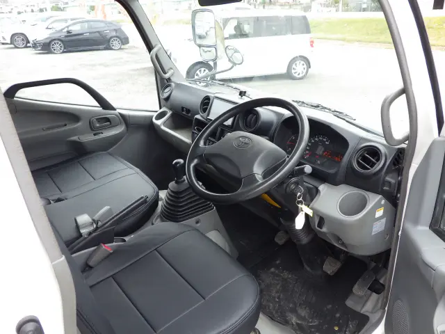 トヨタ トヨエース TKG-XZU650(2WD)の写真6