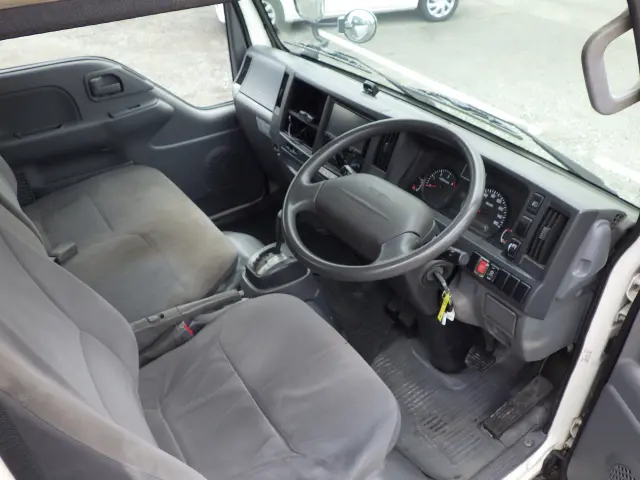 いすゞ エルフ TKG-NJR85A(2WD)の写真6