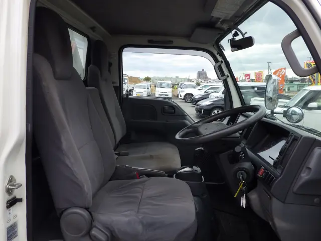 いすゞ エルフ TKG-NJR85A(2WD)の写真7