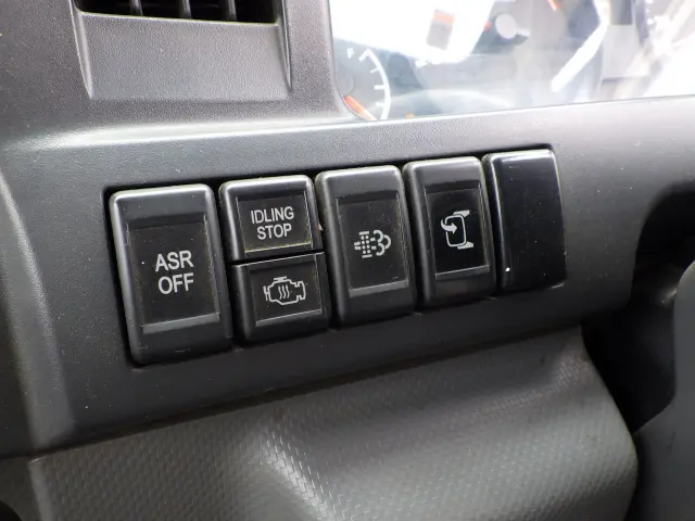 いすゞ エルフ TKG-NJR85A(2WD)の写真12