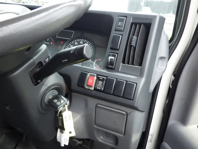 いすゞ エルフ TKG-NJR85A(2WD)の写真15