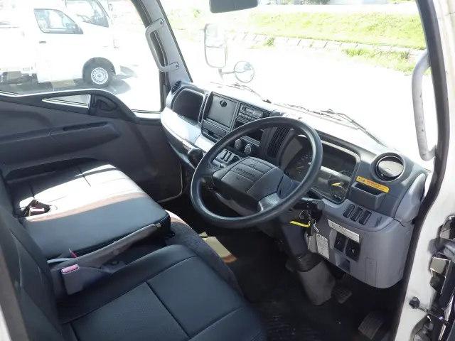 三菱 キャンター TKG-FEA50(2WD)の写真6