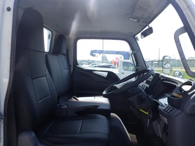 三菱 キャンター TKG-FEA50(2WD)の写真7