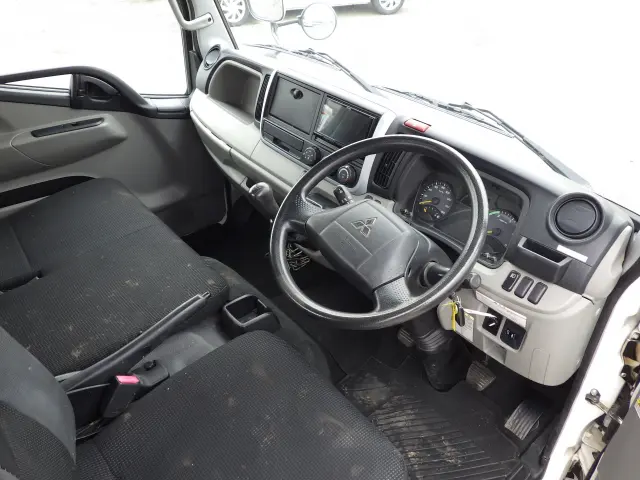 三菱 キャンター TPG-FBA20(2WD)の写真6