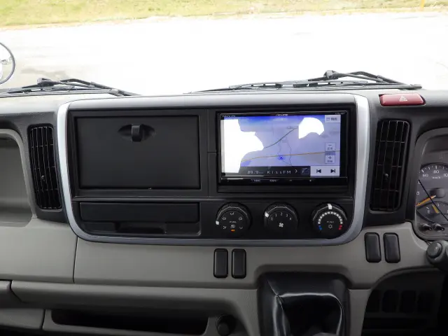 三菱 キャンター TPG-FBA20(2WD)の写真9