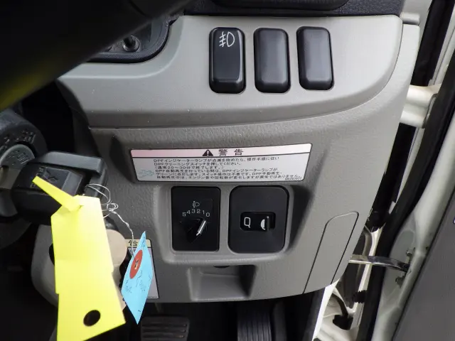 三菱 キャンター TPG-FBA20(2WD)の写真16