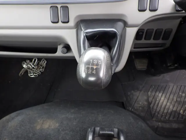 三菱 キャンター TPG-FBA20(2WD)の写真17
