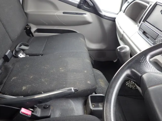 三菱 キャンター TPG-FBA20(2WD)の写真18