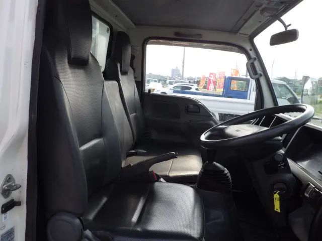 いすゞ エルフ TKG-NJR85AN(2WD)の写真7