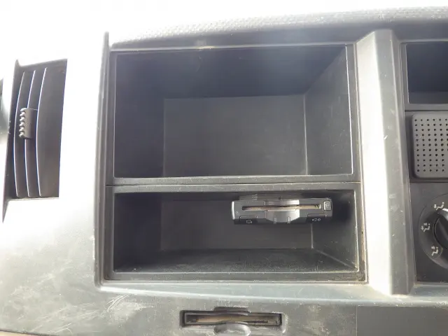 いすゞ エルフ TKG-NJR85AN(2WD)の写真11