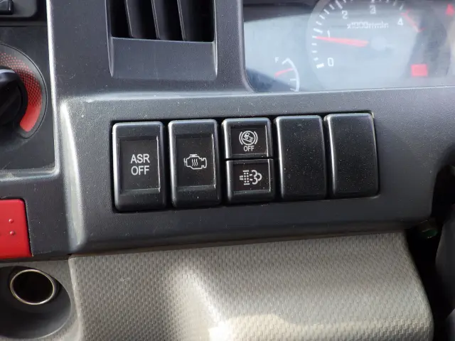 いすゞ エルフ TKG-NJR85AN(2WD)の写真12