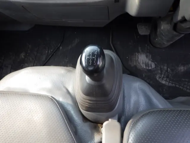 いすゞ エルフ TKG-NJR85AN(2WD)の写真14