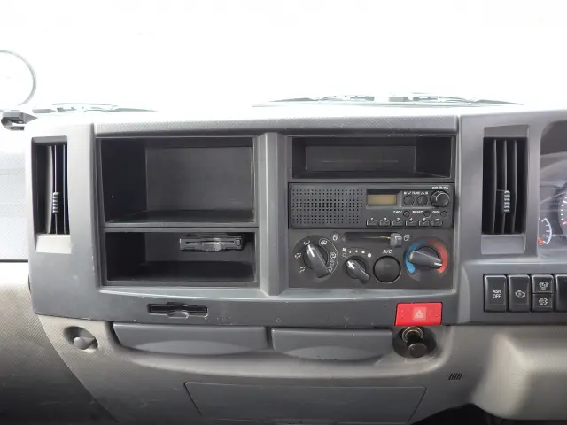 いすゞ エルフ TKG-NJR85A(2WD)の写真9