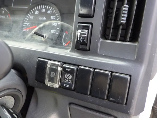 いすゞ エルフ TKG-NJR85A(2WD)の写真13