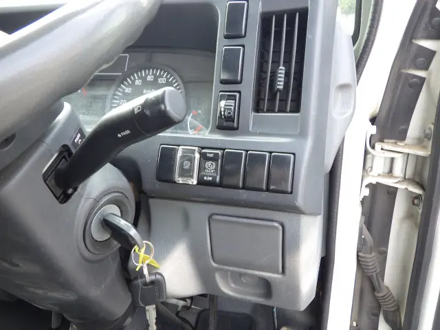いすゞ エルフ TKG-NJR85A(2WD)の写真14