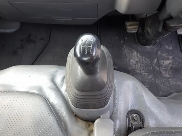 いすゞ エルフ TKG-NJR85A(2WD)の写真15