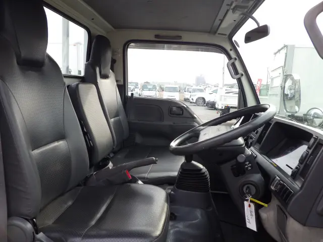 いすゞ エルフ TKG-NJR85A(2WD)の写真7