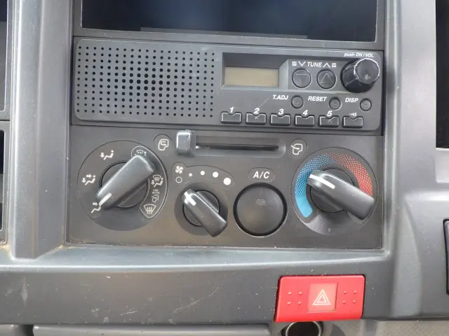 いすゞ エルフ TKG-NJR85A(2WD)の写真10