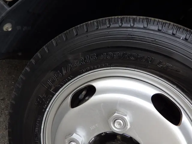 いすゞ エルフ TKG-NJR85A(2WD)の写真27