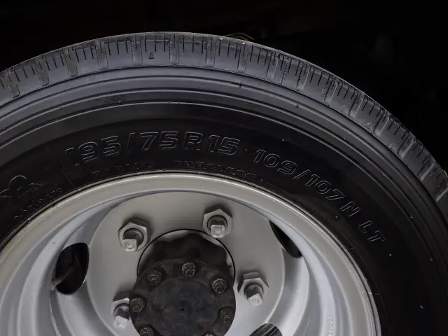 いすゞ エルフ TKG-NJR85A(2WD)の写真29