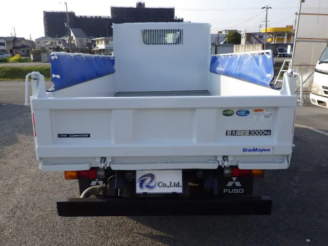 三菱 キャンター 2RG-FBA60(2WD)の写真5