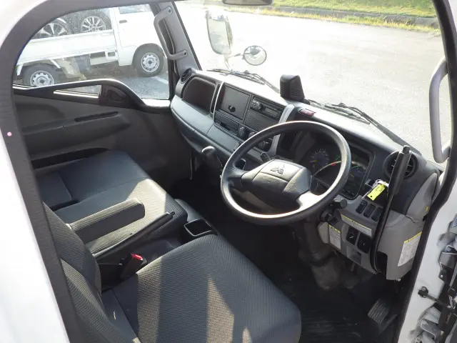 三菱 キャンター 2RG-FBA60(2WD)の写真6