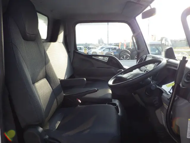 三菱 キャンター 2RG-FBA60(2WD)の写真7