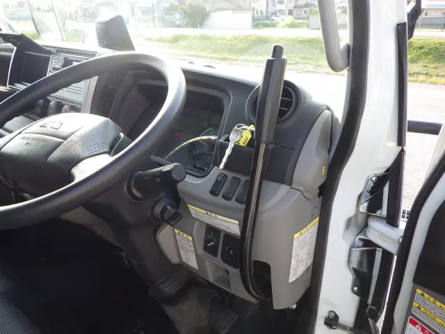 三菱 キャンター 2RG-FBA60(2WD)の写真18