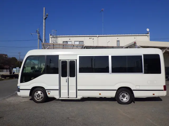 トヨタ コースター SKG-XZB70(2WD)の写真3