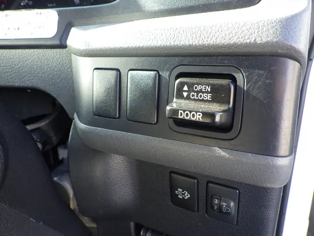 トヨタ コースター SKG-XZB70(2WD)の写真21