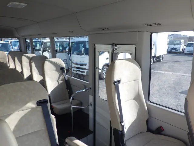 トヨタ コースター SKG-XZB70(2WD)の写真27