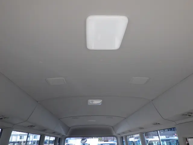 トヨタ コースター SKG-XZB70(2WD)の写真29