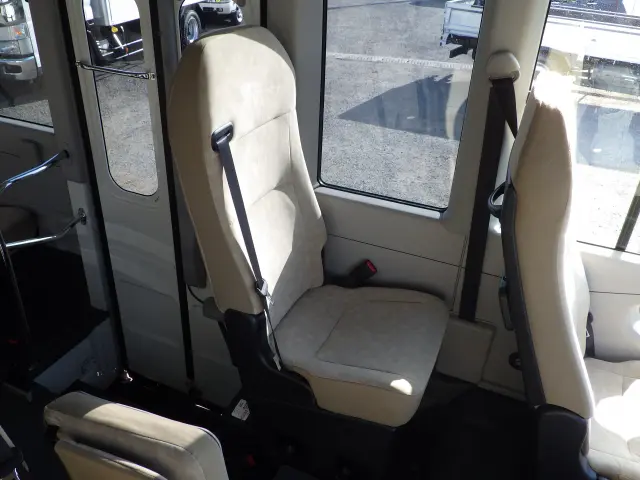 トヨタ コースター SKG-XZB70(2WD)の写真30